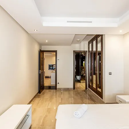 Apartment Frontline Luxe Apt In Bahia De La Plata Rdr214